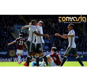 Martial dan Rooney Membawa MU Menang Atas Burnley | Agen Bola Online | Judi Bola