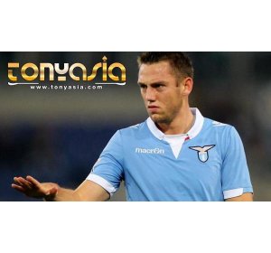 Bek Lazio Masuk Daftar Belanja Liverpool | Judi Bola | Judi Bola Online