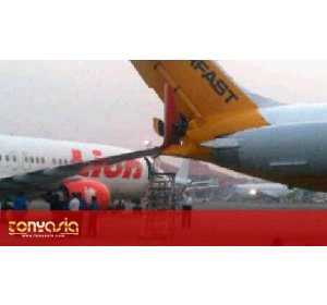 Pesawat Lion Air Mengalami Pecah Ban Setelah Mendarat di Bandara Soetta | TEMBAK IKAN | TEMBAK IKAN ONLINE