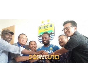 Michael Essien Resmi Ke Persib Dan Menggunakan Nomor 5 | Judi Bola Online | Agen Bola Terpercaya