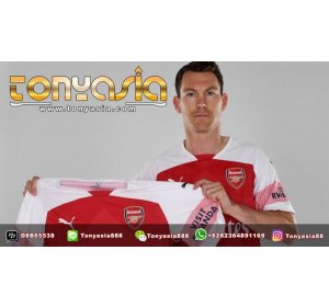 Arsenal Get Lichtsteiner for Free | Sport Betting | Online Sport Betting